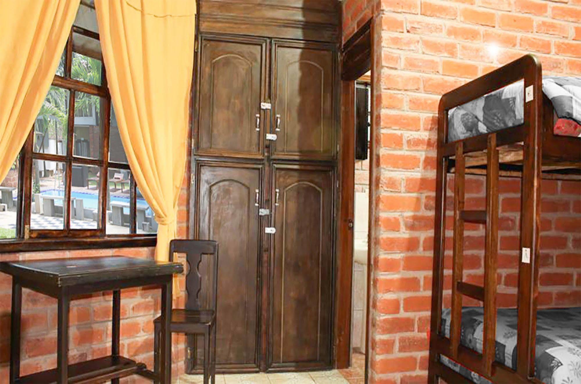Hostel City Hub Colombo Airport Katunayaka Eksteriør billede